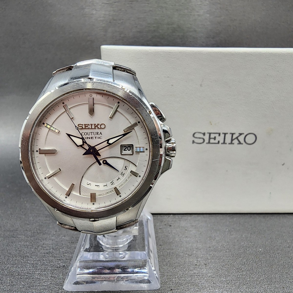 Seiko Coutura Kinetic Watch Men 44mm Silver Dial Silver Tone
