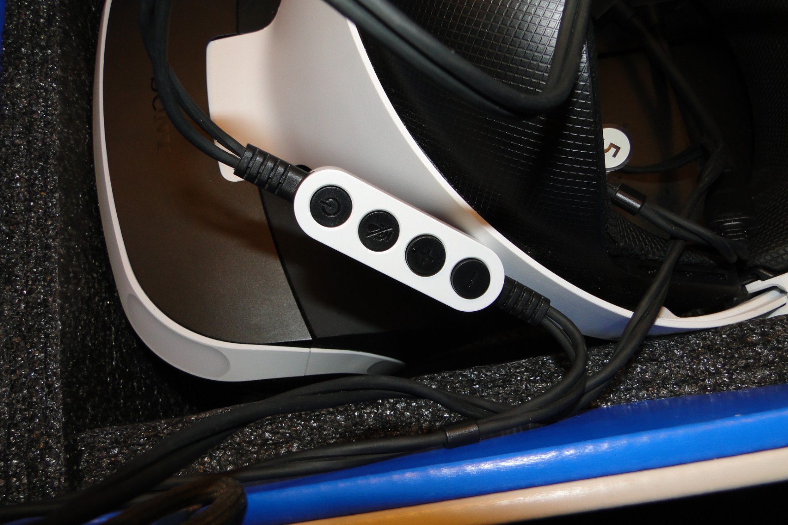 Sony PlayStation PS VR Bundle VR1 1st Generation PS4 headset motion