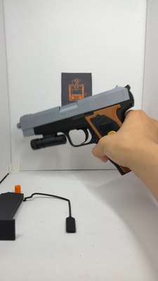 Silver Ghost - Leon Kennedy Hand Gun w/cable Resident Evil 4 2005
