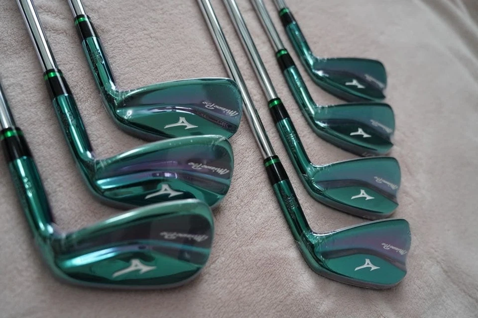 NEW Mizuno Pro 241 Azalea Limited Masters Green Edition 4~P S200 Japan Model - Image 3 of 4