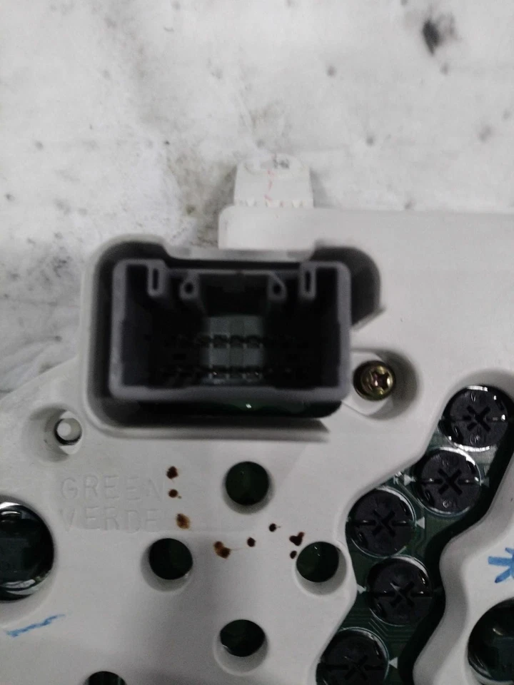 2003 Toyota Sequoia Speedometer Gauge OEM White 4.7L 256K Miles NJ25-22271 - Image 2 of 4