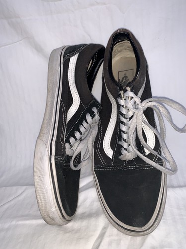 Vans Shoes used. Free Shipping Mens size 7.5 Wonens size 9.0