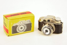 Sing 388 Subminiature Hit-Style Camera 14 14mm Exposures 17.5mm Film in Box V26