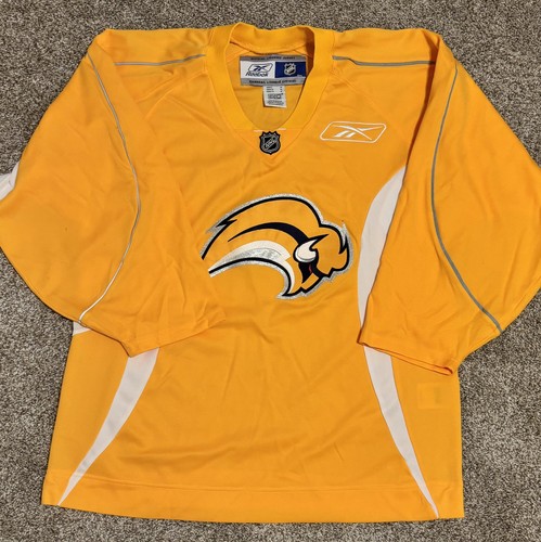 CCM RARE Reebok Buffalo Sabres Gold White Slug Jersey Adult Size Medium NHL