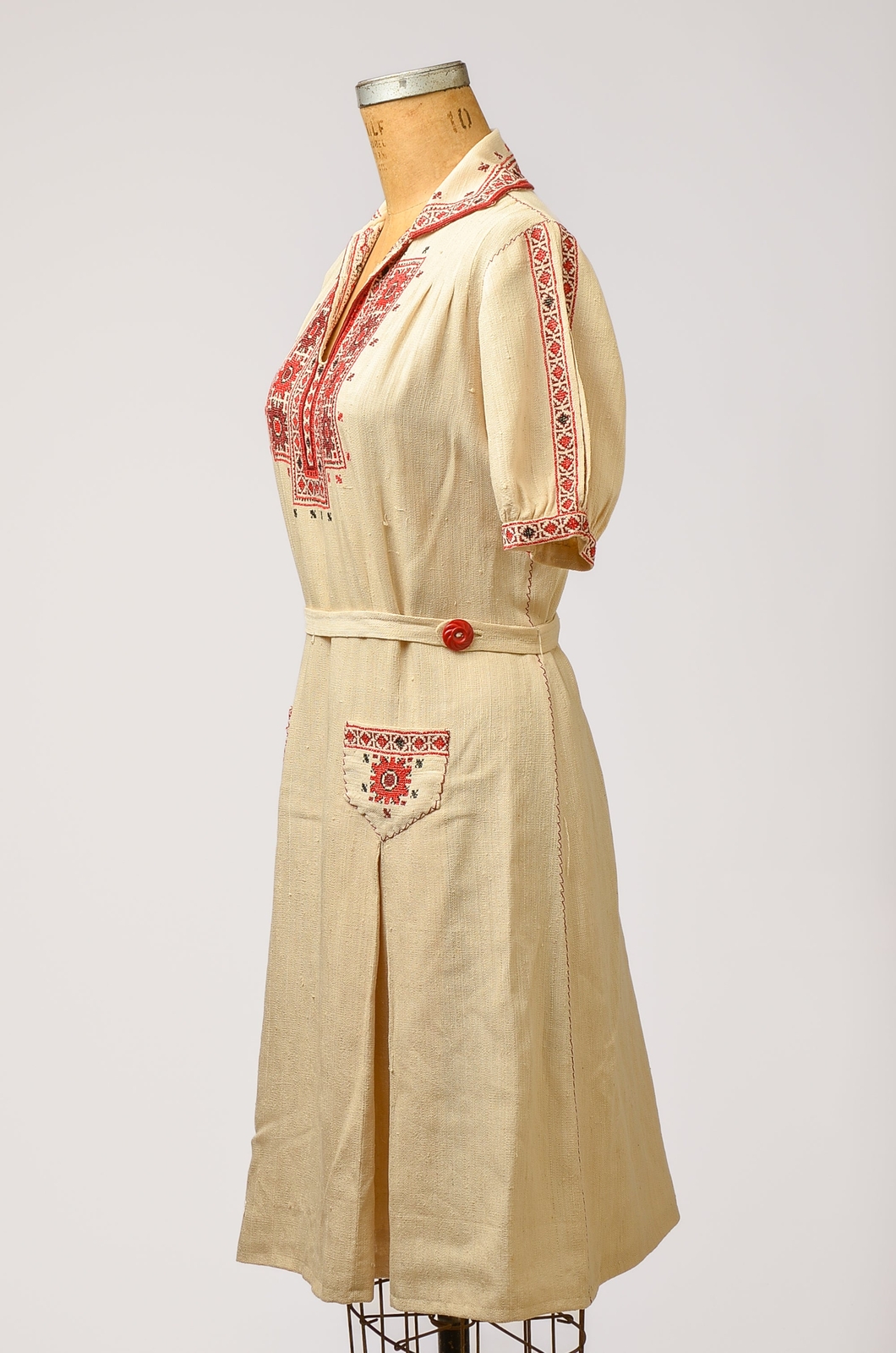 1920s Hungarian Hand Embroidered on Linen Cotton … - image 4