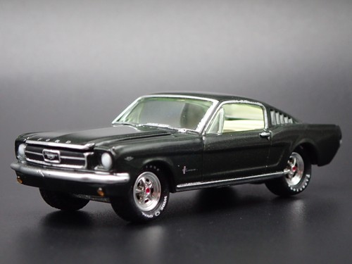 2025 JOHNNY LIGHTNING 1965 FORD MUSTANG FASTBACK GREEN 2+2 TIN R1 VS A NO 3 1:64 - Picture 7 of 7