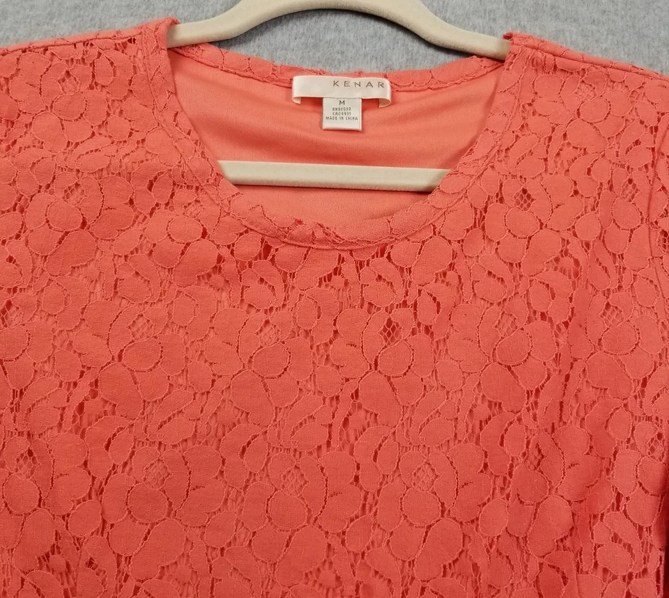 KENAR Peplum Top 女式中号 M 珊瑚粉色 3⁄4 袖圆领蕾丝侧拉链 — 第 2/4 张图片