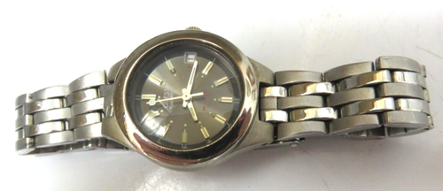GUESS WATERPRO Stainless Steel 50M / 165' Woman's Black Dial Date Watch