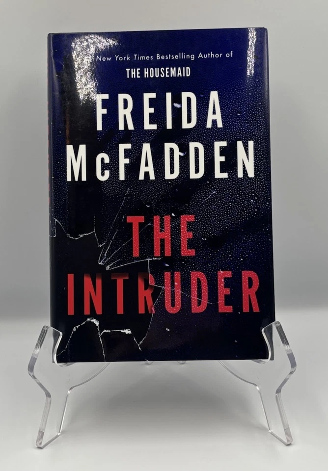 FREIDA MCFADDEN THE INTRUDER SIGNED AUTOGRAPHED HARDCOVER 1ST EDITION SHIPS ASAP - Image 4 of 4