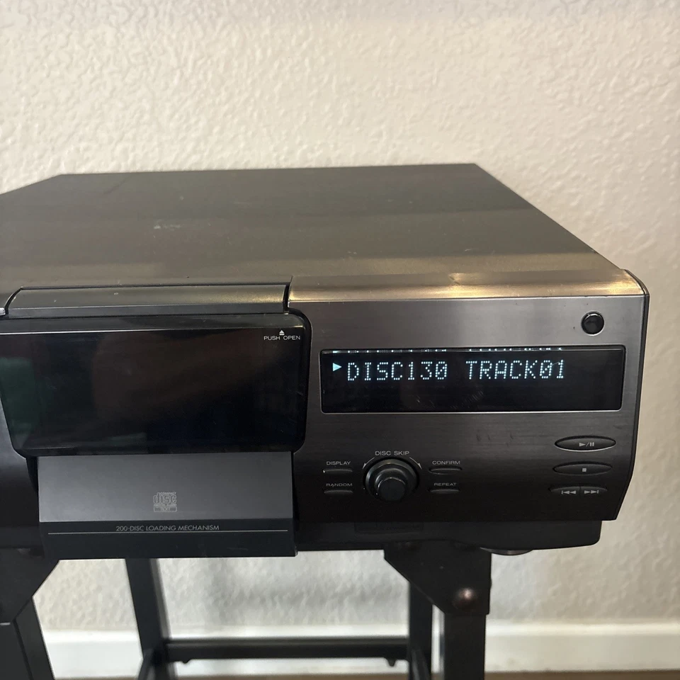 Reproductor de discos compactos Kenwood CD-324M Multi 200 CD, sin control remoto probado funciona Foto 3 de 4