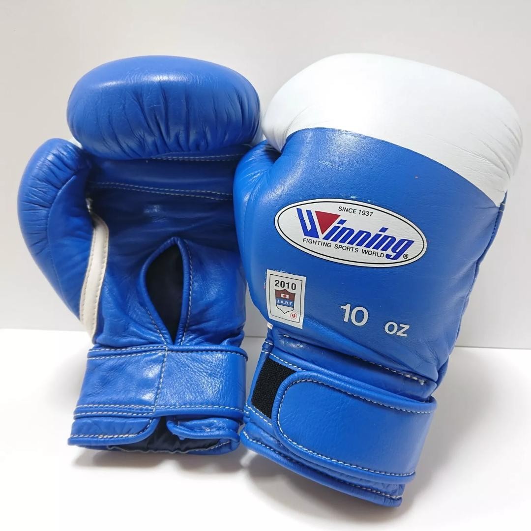 Winning ボクシンググローブ 10oz Winning ボクシンググローブ 10 oz 赤