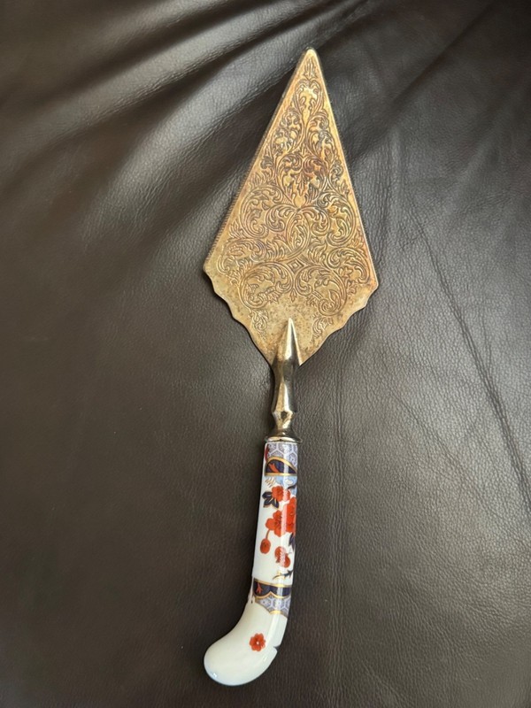 Vintage CAKE SERVING KNIFE Spatula Italian ETCHED Silver PORCELAIN HAND