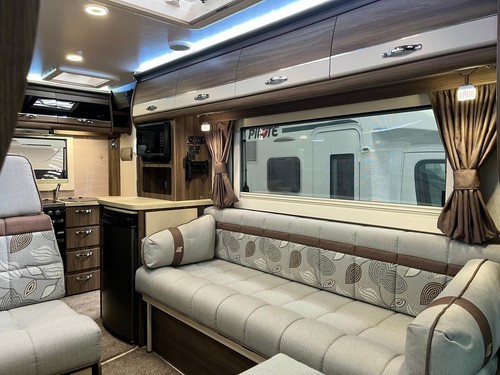 AUTO SLEEPER BROADWAY EK / 3500KG / 2021 / 5 BERTH / END KITCHEN / MOTORHOME - Picture 5 of 20