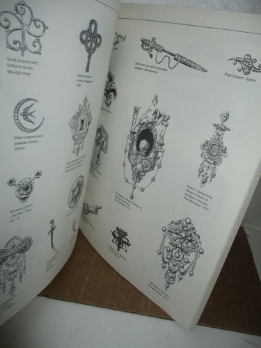 Jewelry: A Pictorial Archive of Woodcuts & Engravings by Harold H. Hart (1981, P - Foto 8 di 9