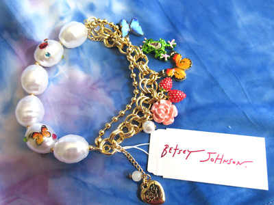BETSEY JOHNSON Butterfly Charm Faux Pearl Stretch Bracelet NWT