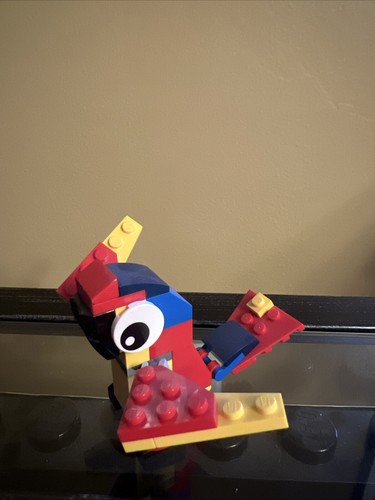 Lego Parrot Buildable - Picture 2 of 3