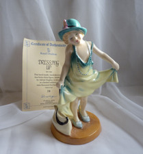 Royal Doulton Figur Dressing Up HN 3300 + Lim...