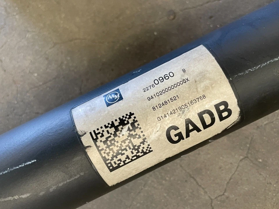 Hélice de eje de transmisión delantero Cadillac Escalade ESV 15-20 4X4 1475 OEM Foto 2 de 4