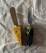 Set of 2 Vintage Cheese Butter Spreaders Cheese Block Grapes Never Used New