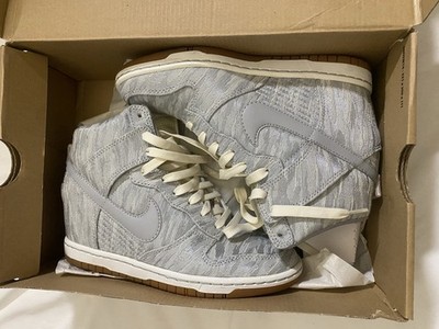 Womens Dunk Sky Hi PRM 6.5 Pre Owned Gray And Silver