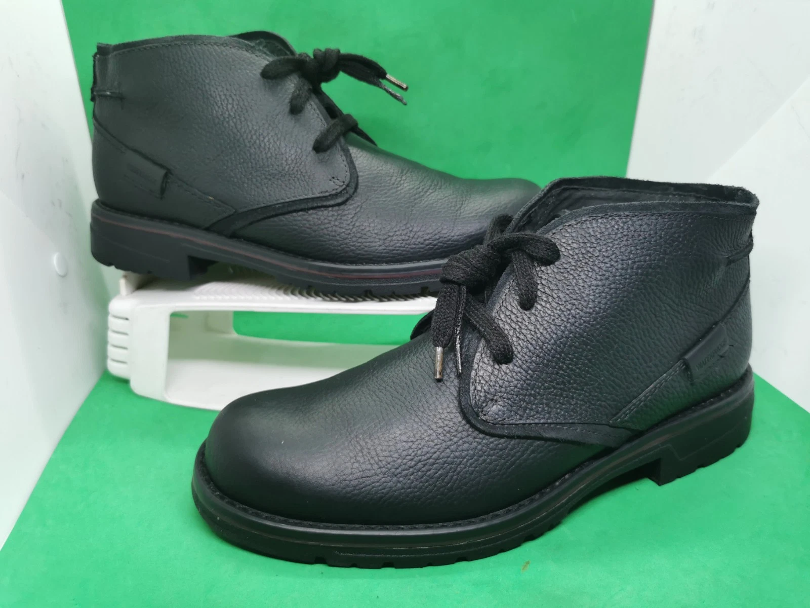Clarks Men Morris Peak Waterproof Chukka Boot Size US 8.5M Black Tumbled Leather