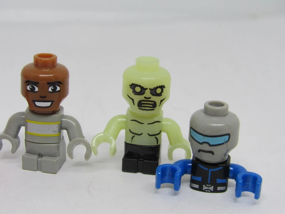 Boneco Kre-O Cityville Invasion Kreon TOXIC ZOMBIE, Steve Timber etc - Imagem 4 de 4