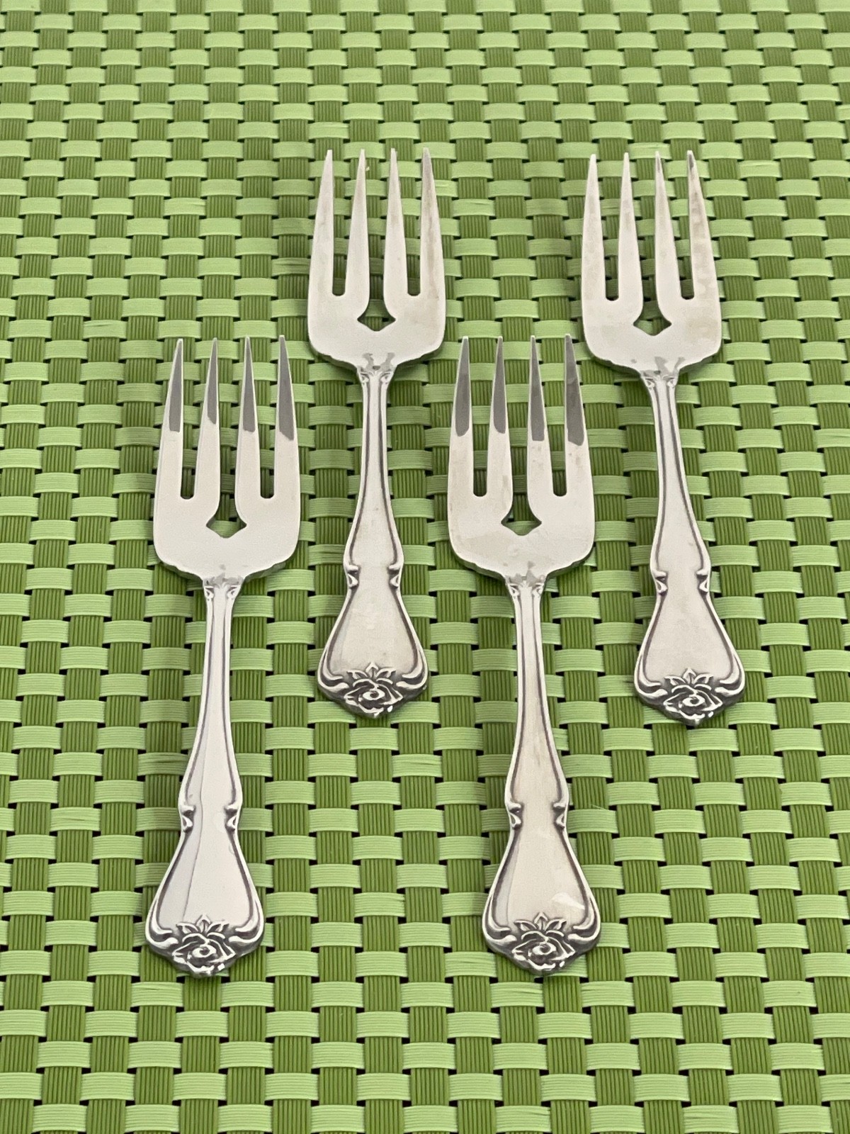 Usa Flatware - 6 1/4"