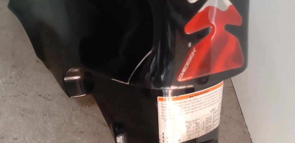 MOTO GUZZI BREVA ERBATOIO USATO CON DANNO VERNICE Foto 4 de 4