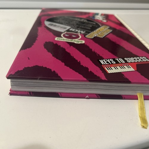 Jem & the Holograms Comic Books 1st Outrageous Edition Hardcover #1-10 IDW - Picture 11 of 14