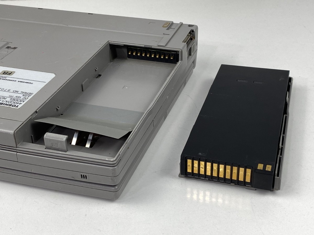 Toshiba Satellite Pro 440CDX Pentium Laptop Computer Vintage