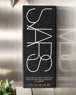 NARS Light Reflecting Foundation Deep 2.5 La Serena Full Size 1oz Radiant Finish