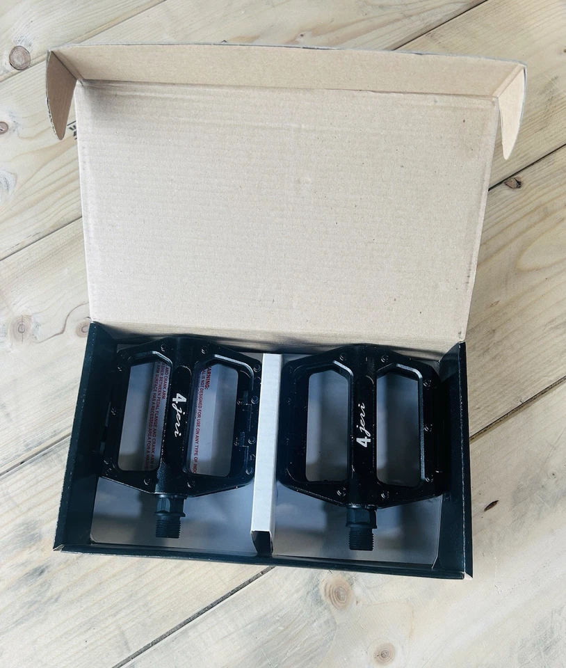 Pedales de plataforma de aleación fundida estilo profesional 4-Jeri eje Cr-Mo 9/16" negro Foto 2 de 4