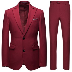 completo rosso uomo