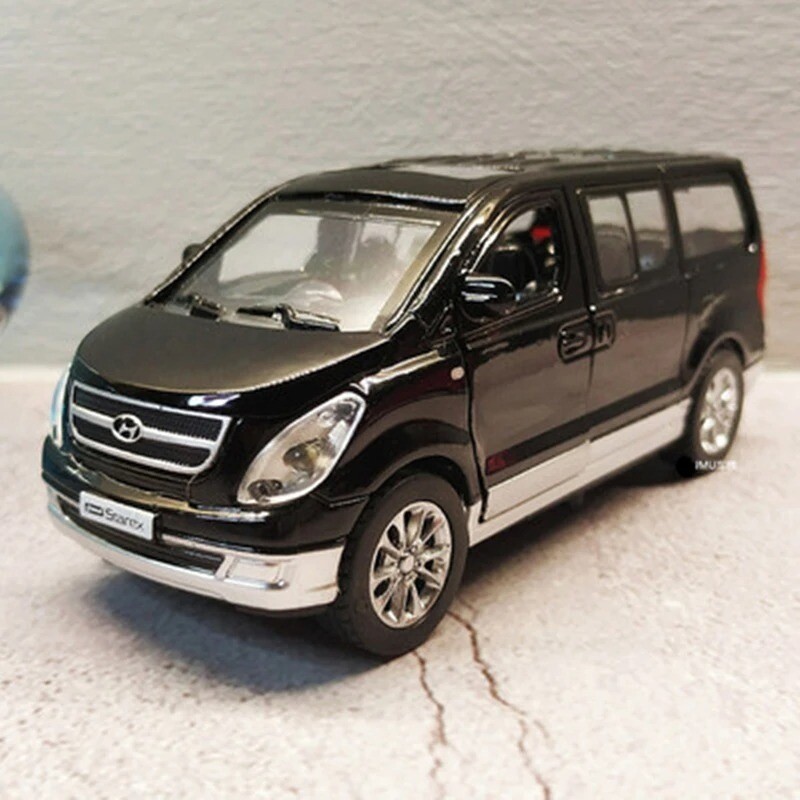 1/32 Scale Hyundai H-1 Grand Starex Diecast Model Car Sound Light