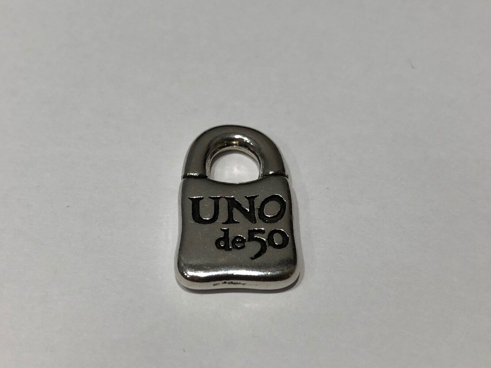 UNOde50 - Perle de Verre Pendentif - Cadenas Serrure - Métal - 24 MM X 14 MM