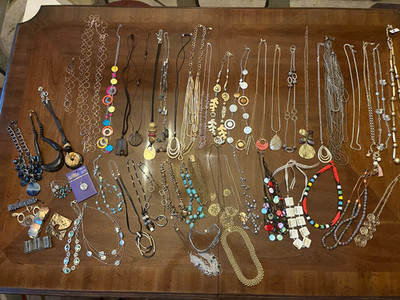 50 piece - 6+ lbs Current Wearable Costume Jewelry Lot - Dept Store Brands +++
