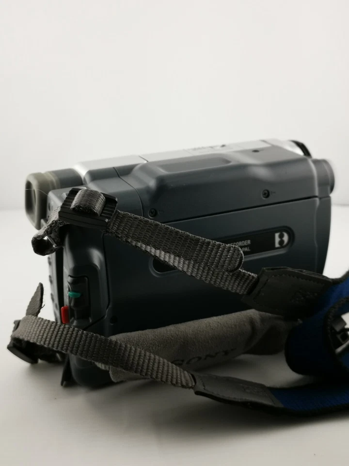 Sony DCR-TRV265E Camcorder Digital Video Camera Digital8 Playback As Is Untested - Image 4 of 4