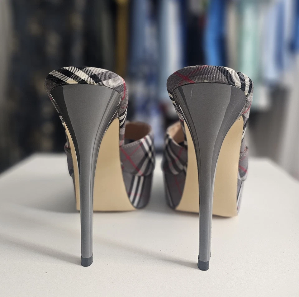 Серые клетчатые туфли на платформе Mules с открытым носком на шпильке женские размер 6,5 - Изображение 3 из 4