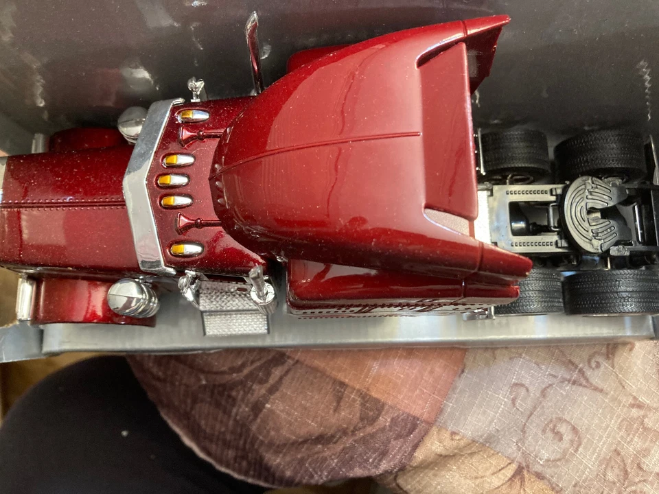 VINTAGE PETERBUILT MODEL 379 DIECAST - Image 3 of 4