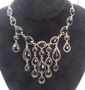 Authentic 19" VERA WANG Gold Plated Faceted Black Lucite Stones Chain Choker Bib Necklace