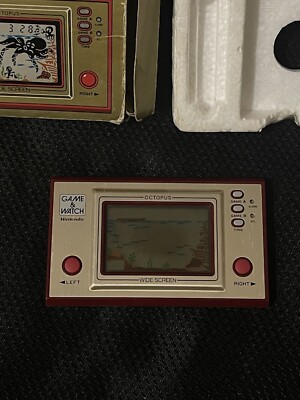RARE NINTENDO GAME AND & WATCH Octopus W/ BOX 1981 Complete