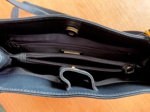LADIES JOHN LEWIS BLACK LEATHER SHOULDER HANDBAG IN EX UNUSED CONDITION - Picture 5 of 5