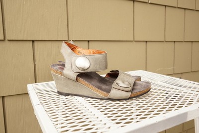 taos carousel sandals sale