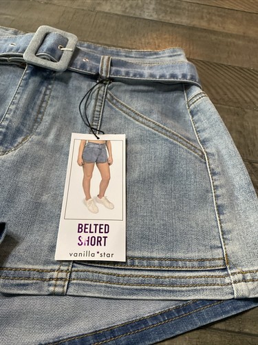 Vanilla Star Juniors 27/5 Belted Square Pockets 2” Inseam Denim Shorts - Picture 7 of 13