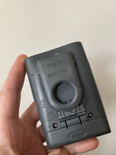 Sony Walkman AM/FM Portable Radio SRF-59 with Belt Clip TESTED WORKS dark gray - Picture 3 of 6