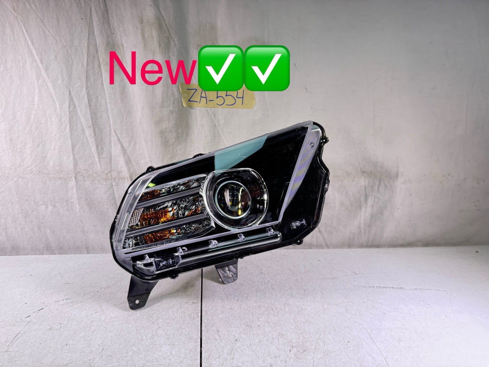 For 2013 2014 Ford Mustang Xenon HID Headlight Right RH Passenger Side NON-OEM