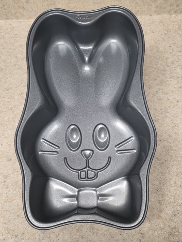 Wilton Cake Pan 3D Easter Bunny Rabbit Spring Holiday Bakeware Baking