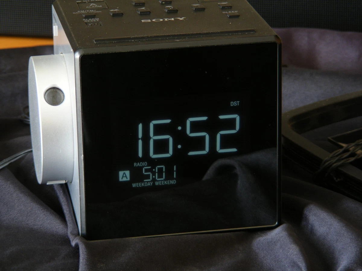 Sony ICF-C1PJ Projector clok system