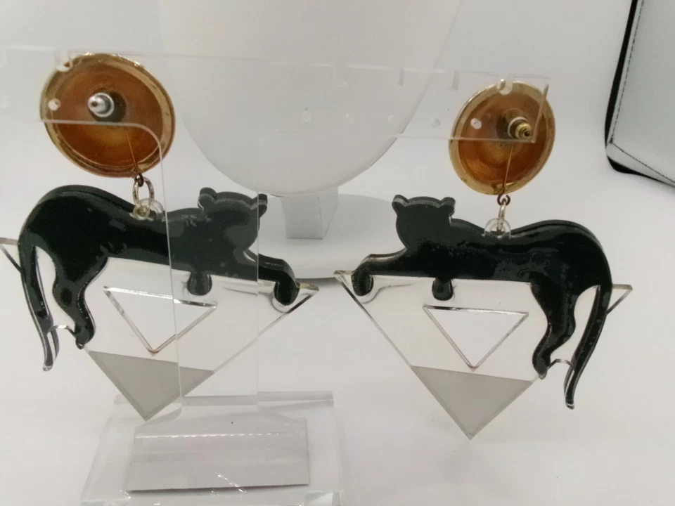 Ретро резной Lucite акриловая черная пантера треугольник взлетно-посадочная полоса падение пирсинг серьги - Изображение 4 из 4