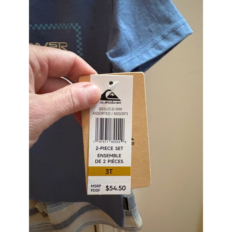 全新 Quiksilver 男孩 2 件套套装 T 恤和短裤 条纹 3T 蓝色 — 第 2/4 张图片
